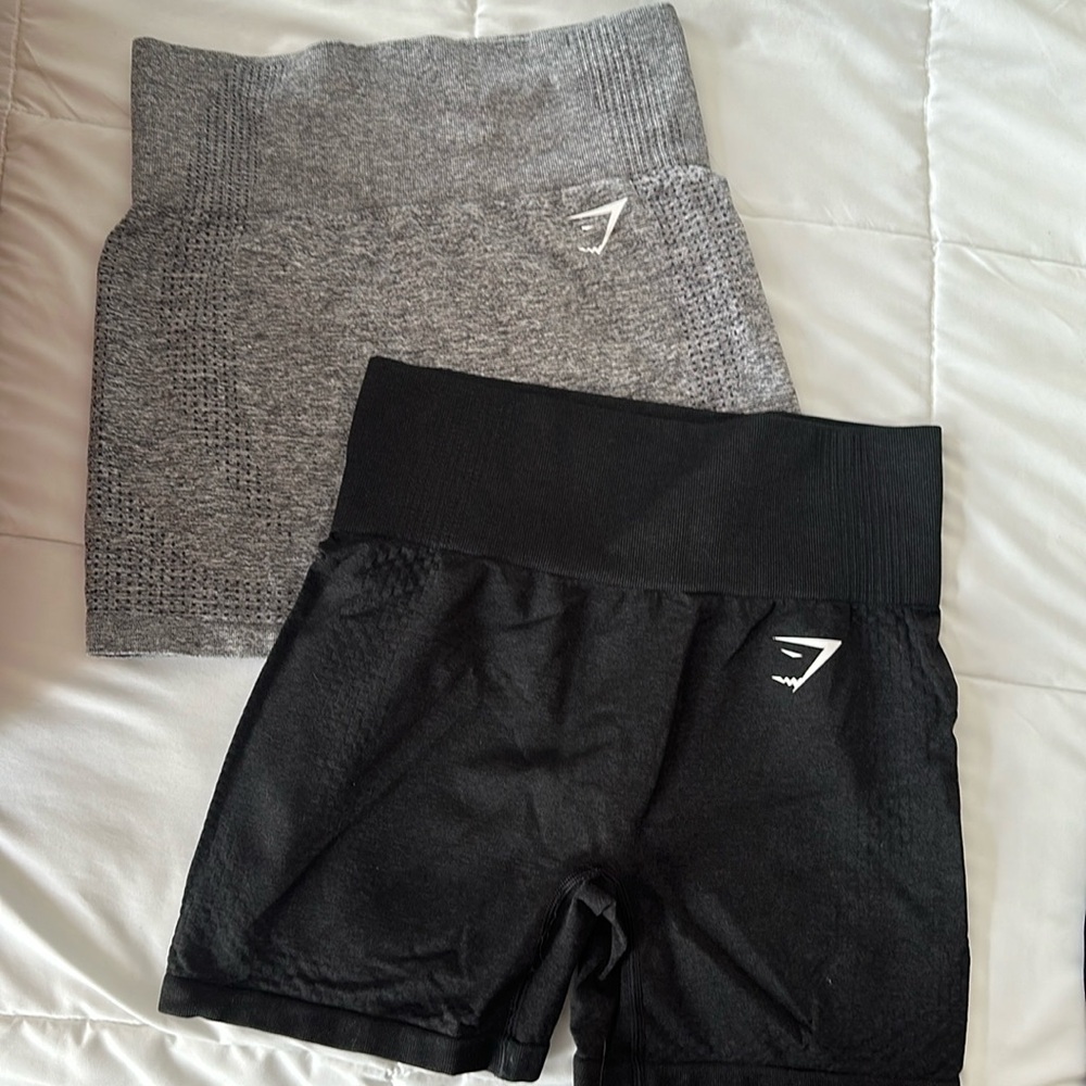 Gymshark short bundle 
Size XS